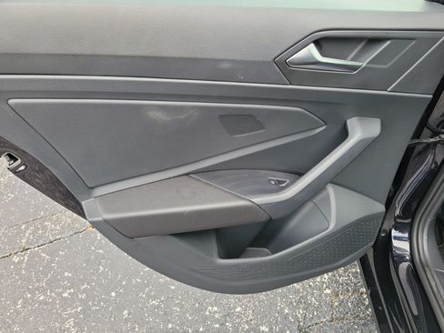 Used 2023 Volkswagen Jetta SE w/ Panoramic Sunroof Package FWD image 19