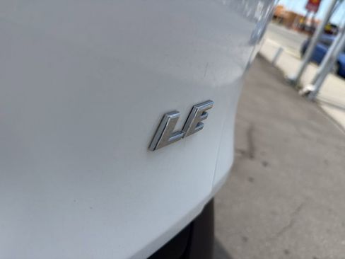 Used 2020 Toyota RAV4 LE image 5