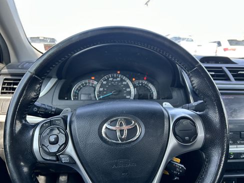 Used 2013 Toyota Camry SE FWD image 16