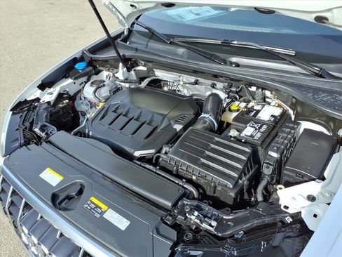 Certified 2025 Audi Q3 2.0T Premium Plus w/ Premium Plus Package image 8