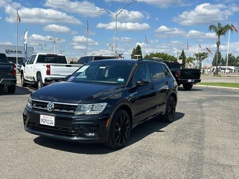 Used 2020 Volkswagen Tiguan SE R-Line AWD/4WD image 8