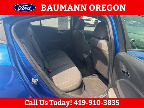 Used 2019 Chevrolet Cruze LT w/ Convenience Package FWD image 33