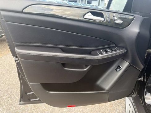 Used 2017 Mercedes-Benz GLS 450 4MATIC image 25