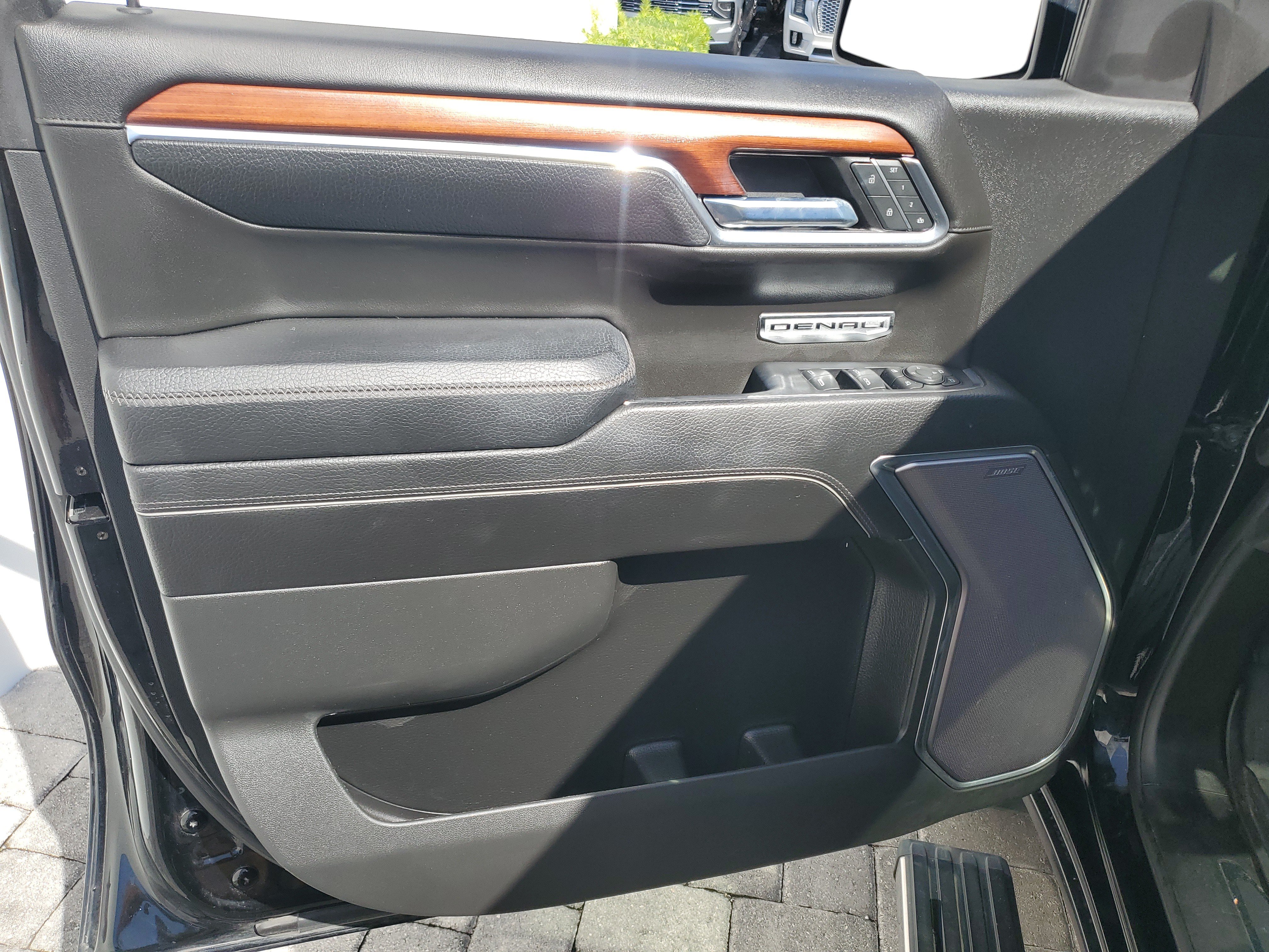 Used 2023 GMC Sierra 1500 Denali w/ Denali Reserve Package AWD/4WD image 8