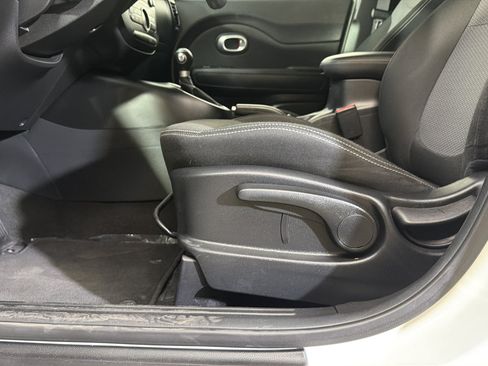 Used 2017 Kia Soul + w/ Designer's Package FWD image 21