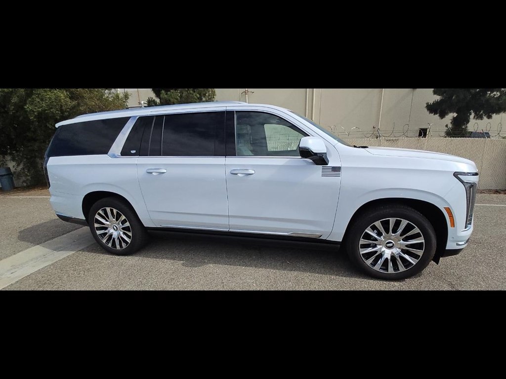 Used 2026 Cadillac Escalade ESV Platinum Luxury w/ LPO, Floor Liner Package AWD/4WD image 9