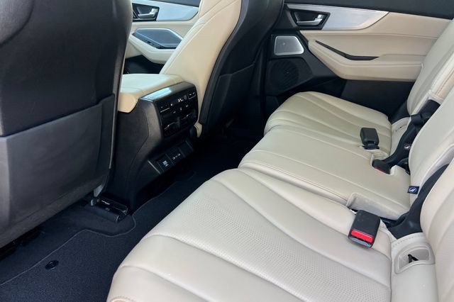Certified 2025 Acura MDX w/ Technology Package AWD/4WD image 13
