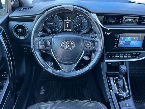 Used 2017 Toyota Corolla iM image 16