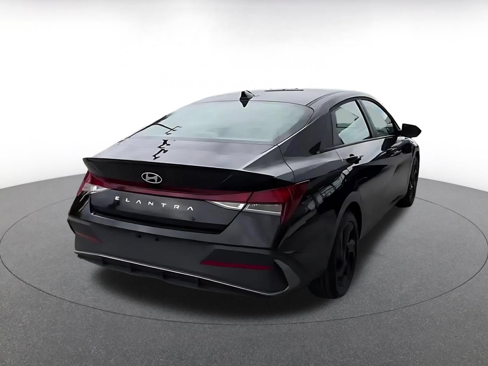 Used 2026 Hyundai Elantra Sport FWD image 14