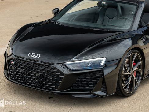 Used 2021 Audi R8 V10 w/ Premium Package RWD image 6