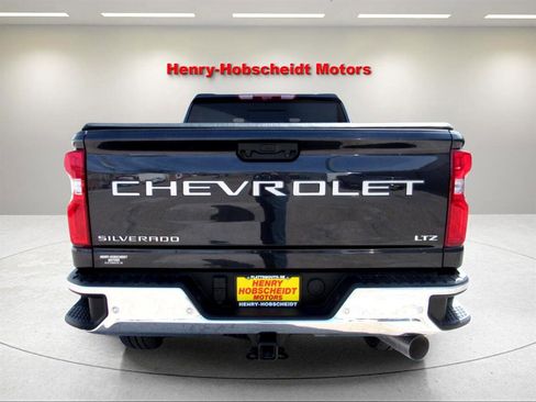 Used 2024 Chevrolet Silverado 3500 LTZ w/ LTZ Convenience Package image 3
