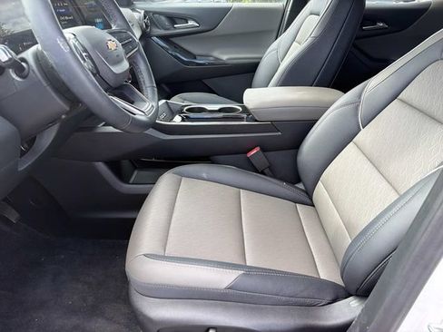 Used 2025 Chevrolet Equinox LT w/ Convenience Package II AWD/4WD image 15