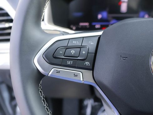 New 2025 Volkswagen Taos SE image 25