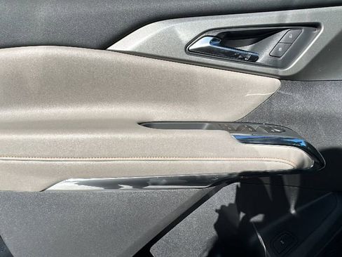 New 2026 Chevrolet Traverse LT w/ Sun and Wheel Package image 11