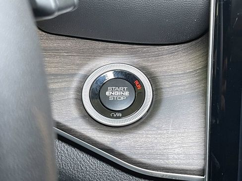 New 2025 Jeep Grand Cherokee L Limited w/ Luxury Tech Group II image 28