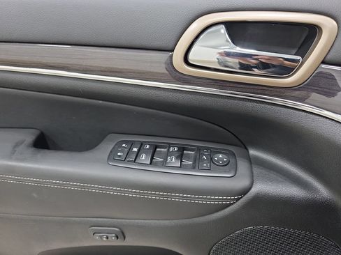 Used 2014 Jeep Grand Cherokee Overland AWD/4WD image 28
