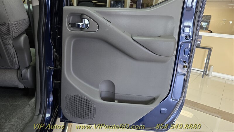 Used 2011 Nissan Frontier SV RWD image 13