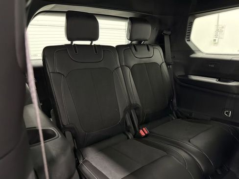 New 2025 Jeep Grand Cherokee L Altitude image 12