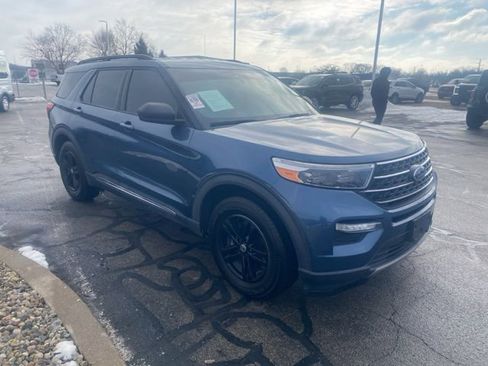 Used 2020 Ford Explorer XLT w/ Equipment Group 202A image 3
