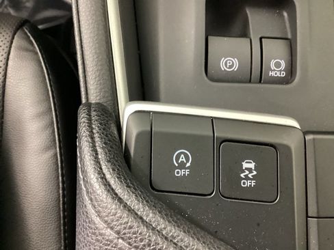 Used 2024 Toyota Grand Highlander AWD image 29