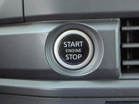 Used 2024 Nissan Pathfinder S image 30