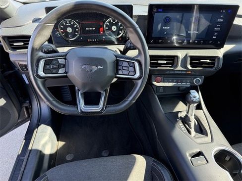 Used 2024 Ford Mustang Coupe image 11