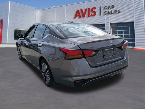 Used 2024 Nissan Altima 2.5 SV image 9