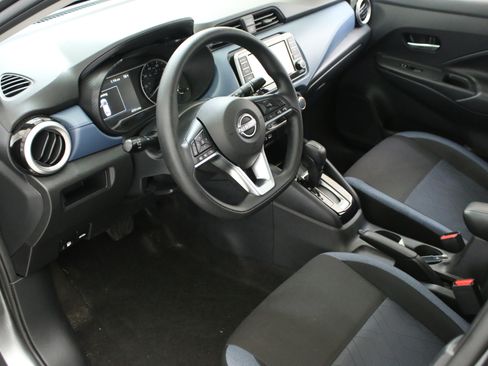 Used 2025 Nissan Versa SV w/ Trunk Package FWD image 20