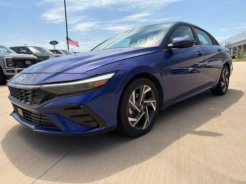Used 2024 Hyundai Elantra Limited FWD image 8