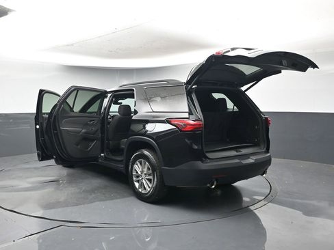 Used 2022 Chevrolet Traverse LT image 69