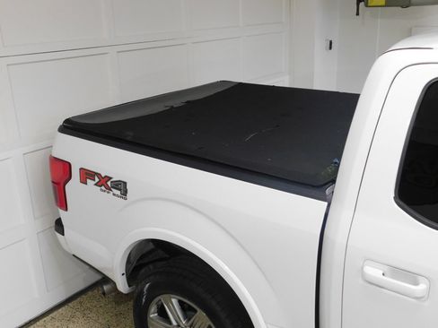 Used 2018 Ford F150 Lariat w/ Equipment Group 502A Luxury AWD/4WD image 10