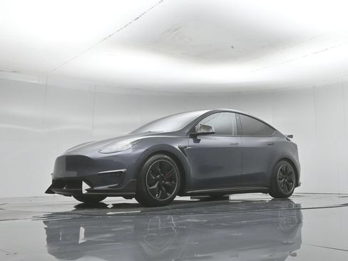 Used 2023 Tesla Model Y Long Range AWD/4WD image 44