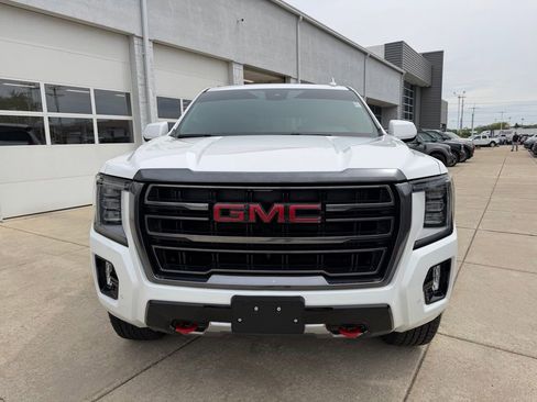 Used 2024 GMC Yukon AT4 AWD/4WD image 2