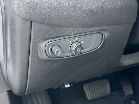 Used 2023 Chevrolet Equinox LS w/ Sport Edition image 15