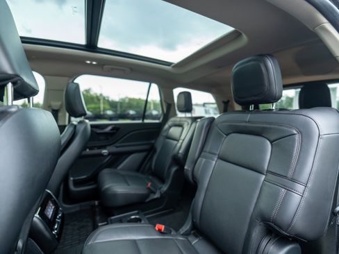 Used 2023 Lincoln Aviator Reserve w/ Jet Package RWD image 9