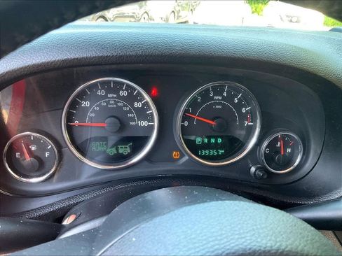 Used 2015 Jeep Wrangler Unlimited Sahara w/ Connectivity Group AWD/4WD image 15