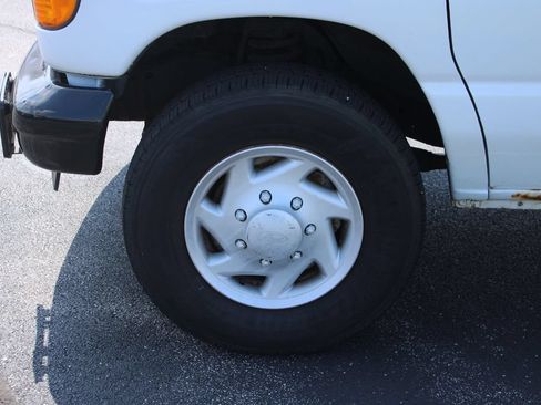 Used 2007 Ford E-250 and Econoline 250 RWD image 5