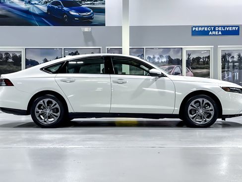 Used 2024 Honda Accord EX-L image 8