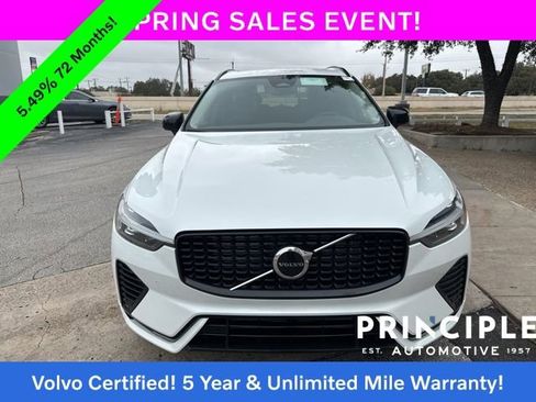 Certified 2025 Volvo XC60 T8 Core image 3