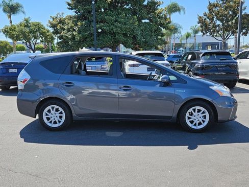 Used 2012 Toyota Prius V Three FWD image 4