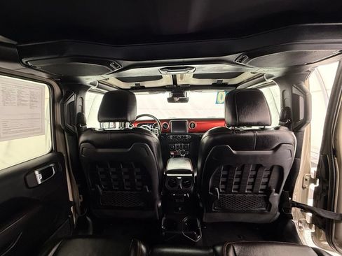 Used 2020 Jeep Gladiator Rubicon w/ Advanced Safety Group AWD/4WD image 31
