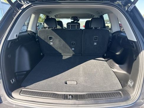 Used 2023 Jeep Grand Cherokee Limited w/ Luxury Tech Group II image 13