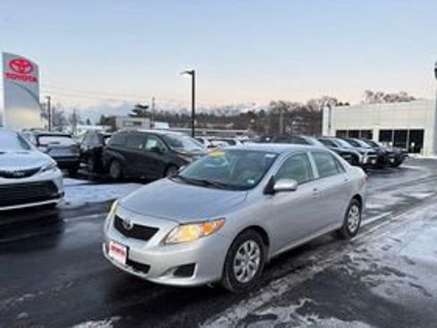 Used 2009 Toyota Corolla LE image 2