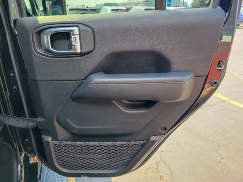 Used 2021 Jeep Wrangler Unlimited Sahara image 19