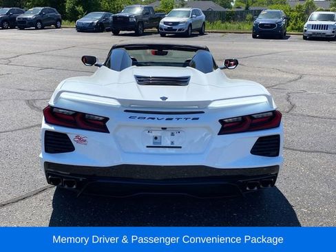 Used 2022 Chevrolet Corvette Stingray Premium Conv w/ Z51 Performance Package RWD image 4