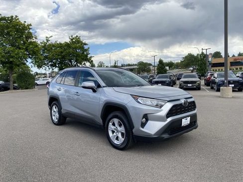 Used 2019 Toyota RAV4 XLE AWD/4WD image 8