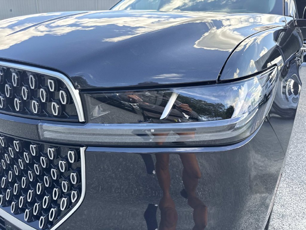 New 2027 Lincoln Navigator Reserve AWD/4WD image 9