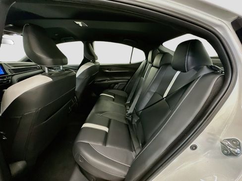 Used 2025 Toyota Camry SE FWD image 28