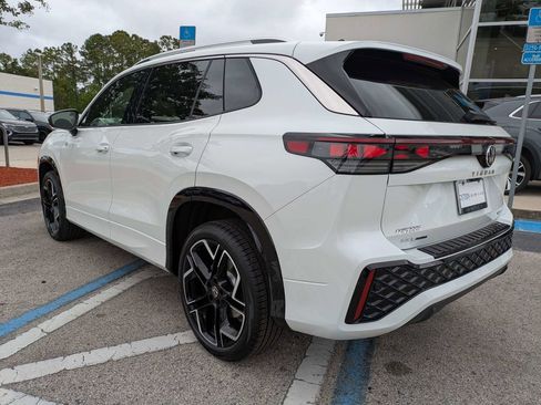 New 2026 Volkswagen Tiguan SEL R-Line AWD/4WD image 4