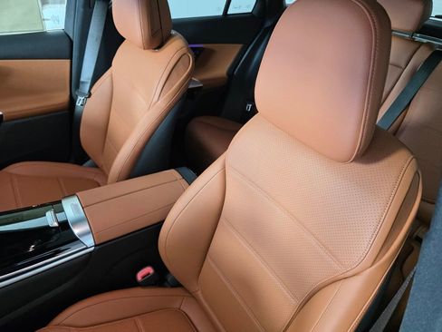 New 2026 Mercedes-Benz GLC 300 image 8